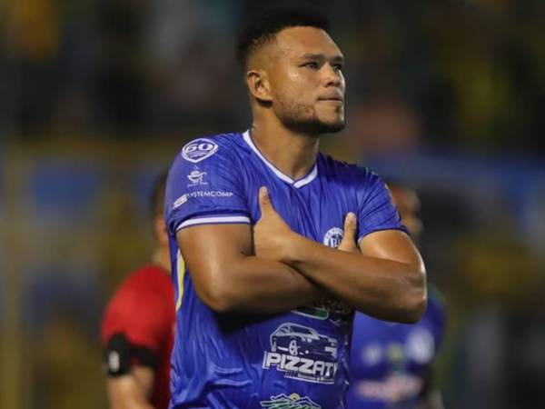 Rolando Blackburn anotó diez goles en su único torneo con el Victoria de La Ceiba.