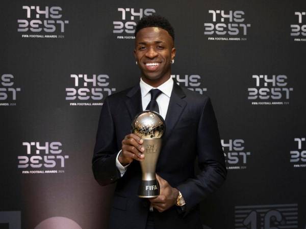 Vinicius ganó su primer Premio The Best a los 24 años de edad.