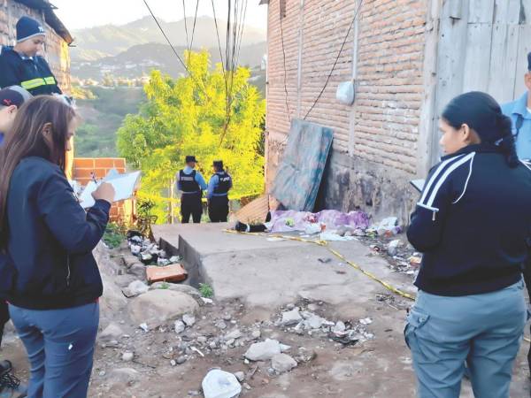 El cuerpo sin vida de Carlos Sebastián Giménez Palma (24) fue descubierto cerca de un botadero de basura en la entrada a un callejón.