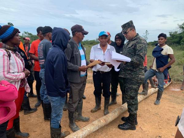 Autoridades militares en Gracias a Dios aseguran que están socializando el proyecto carcelario con las comunidades indígenas de la zona.