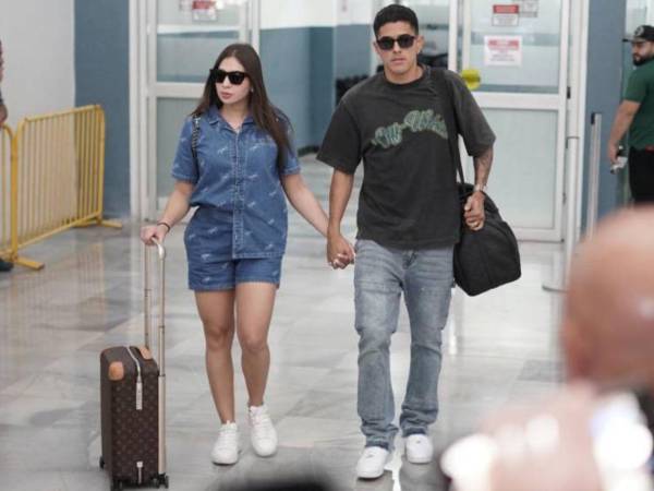 El 13 de noviembre cuando Luis Palma y su esposa, Annie Córdova, llegaron a Honduras provenientes de Escocia, en redes sociales hubo críticas de muchas mujeres hablando de la pareja del jugador.