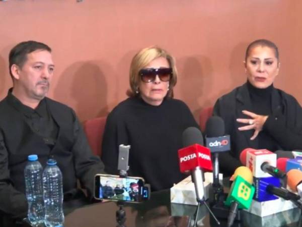 Los hijos de Silvia Pinal expresaron su molestia ante la actitud de algunos medios de comunicación durante el funeral de la actriz, calificando el comportamiento de la prensa como invasivo y violento.