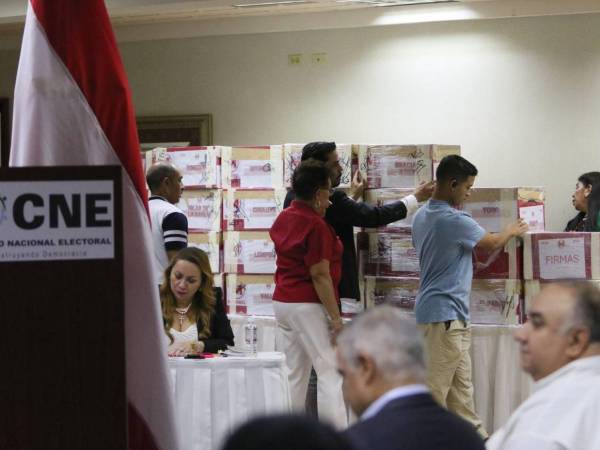 Los movimientos de los precandidatos liberales Jorge Cálix, Maribel Espinoza, Salvador Nasralla y Luis Zelaya entregarán las planillas de sus candidatos a las autoridades del CNE.