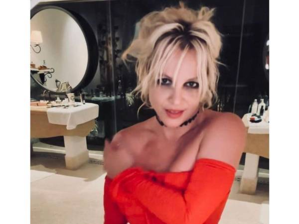 La diva del pop Britney Spears está de nuevo soltera, un estado que logró este lunes, el mismo día que cumplió 43 años, y siete meses después de que la cantante y el modelo Sam Asghari comenzaran la tramitación de su divorcio, informa el medio E!News.