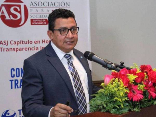 Carlos Hernández, director de ASJ, sostuvo que el Congreso actual se caracteriza por la falta de transparencia en el manejo de fondos y de información.