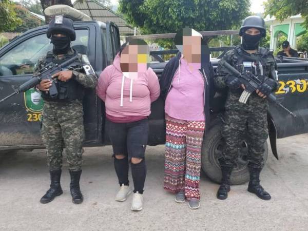 Dos mujeres que son integrantes de la banda “Los Ortega” fueron capturadas por agentes de la Policía Militar del Orden Público (PMOP) y Dirección de Lucha Contra el Narcotráfico (DLCN), en Minas de Oro, Comayagua.