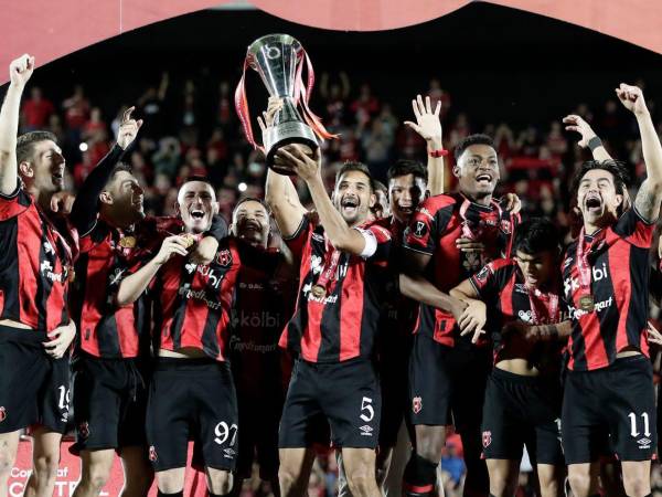 El Alajuelense exige a la FIFA respetar el reglamento y otorgarle el cupo que merece como líder del fútbol centroamericano.