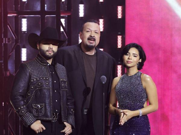 ¿Los Aguilar ya no darán más conciertos por abucheos en México? Este miércoles medios mexicanos dieron a conocer una reacción de Pepe Aguilar en la que habría afirmado que ya no harán presentaciones en su país.