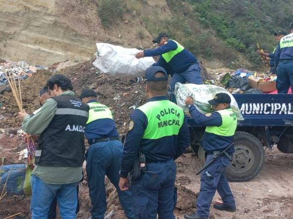 Luego de los decomisos, los productos explosivos fueron destruidos en el relleno sanitario con todas las medidas de seguridad.