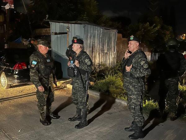 El jefe del Estado Mayor Conjunto, Roosevelt Leonel Hernández Aguilar, encabezó los operativos en la colonia La Laguna.