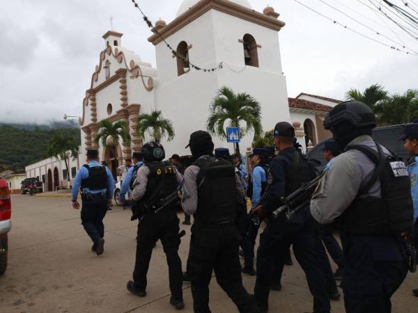 La iglesia San Francisco de Asís, de Catacamas, Olancho, donde un grupo armado se enfrentó a miembros de la Policía Nacional, se ubica en el barrio Santa Cruz, uno de los más céntricos del municipio.