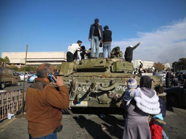 A un día del derrocamiento del presidente sirio, Bashar al Asad, la celebraciones están en las calles.