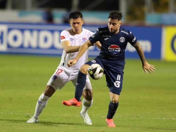 Agustín Auzmendi anotó su primer gol ante Olimpia con la camisa del Motagua.