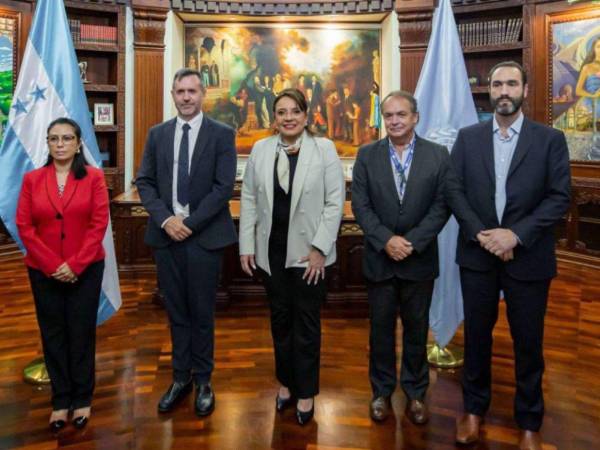 Un equipo de expertos de la ONU se reunió con la presidenta Xiomara Castro, en la Casa Presidencial, el 12 de julio de 2023, siendo uno de los últimos acercamientos para la instalación de la CICIH.