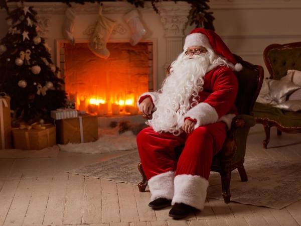 Papá Noel, ese entrañable anciano de barba blanca y traje rojo que ilumina la Navidad con su magia, tiene raíces profundamente arraigadas en diversas tradiciones culturales.