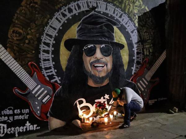 Fundador del movimiento del rock en Tijuana, Bátiz influyó en artistas como Santana y Alex Lora, y en noviembre fue homenajeado con las llaves de la ciudad fronteriza.