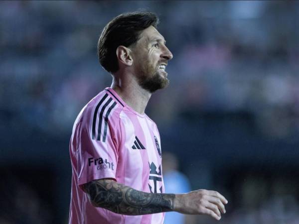 Messi sufre de una sobrecarga y Mascherano explica cuando podría regresar.