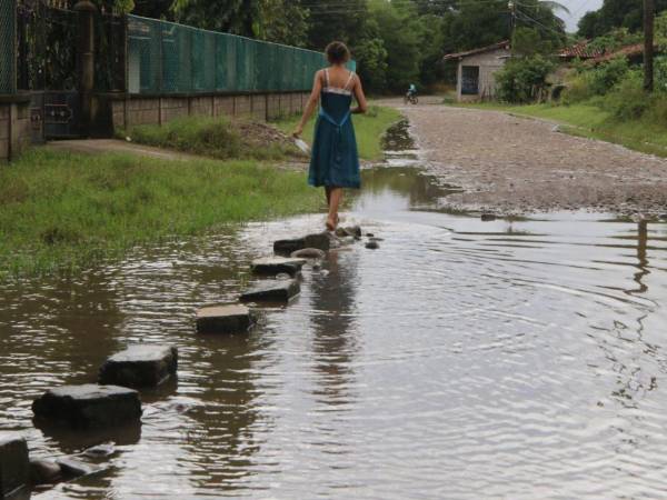 El ingreso de este nuevo fenómeno pone a Honduras frente a un escenario difícil, sobre todo para los residentes de la zona norte y sur del país, que siguen tratando de recuperarse de los daños causados por la tormenta Sara.