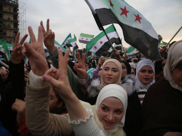 Los sirios de Aleppo, en el norte del país, celebran y participan en el Festival de la Liberación este sábado.