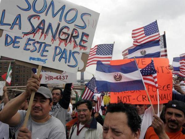 Fotografía de archivo de una marcha en apoyo de los inmigrantes.