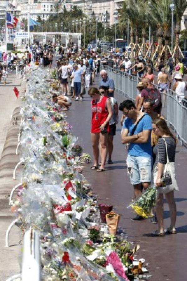 Tras atentado de Niza, Francia prolonga estado de emergencia y moviliza reservistas