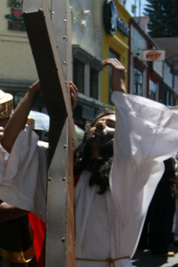 Iglesia Católica de Honduras clama por la fe del pueblo en Vía Crucis