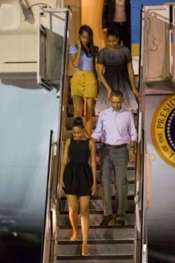 Obama y su familia comienzan vacaciones navideñas en Hawaii