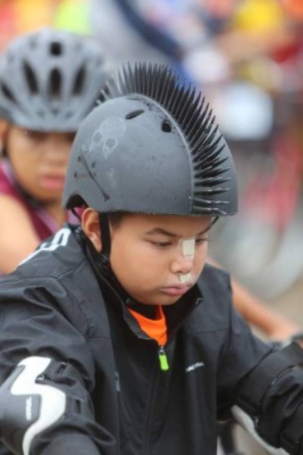 Pasarela deportiva en la Vuelta Ciclística Infantil