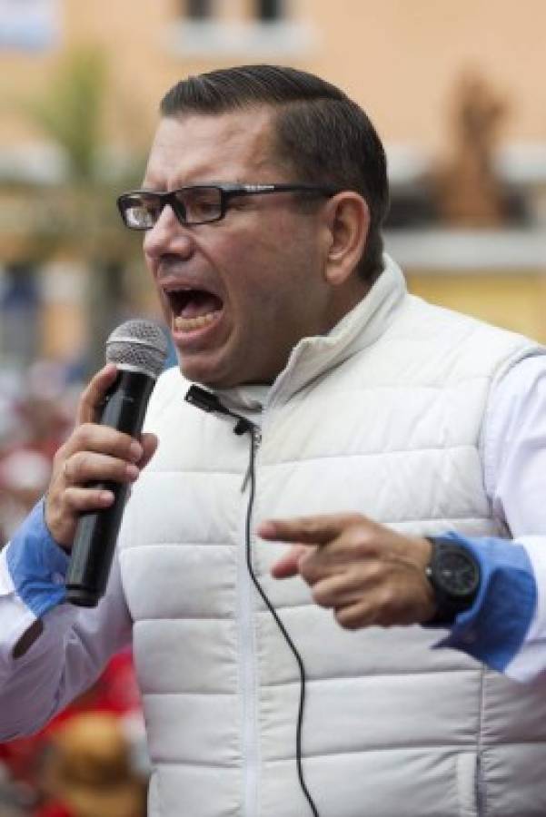 Candidato Baldizón denuncia fraude en elección presidencial