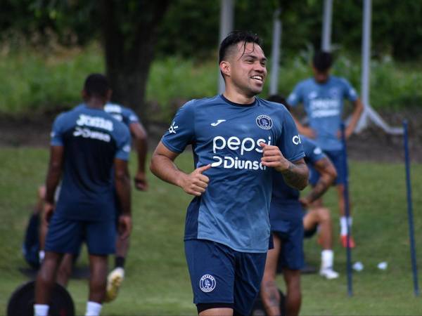 José Escalante se entrena con normalidad en Motagua a la espera que se solucione el tema contractual con el equipo de Canadá.