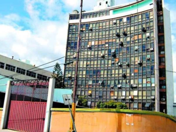 La prima de Mario Zelaya labora en Recursos Humanos del edificio administrativo del IHSS.