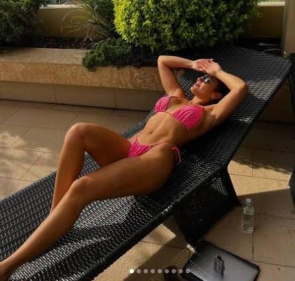 Jugador del Olimpia aprovecha descanso y sale con su bella novia a las playas de Tela