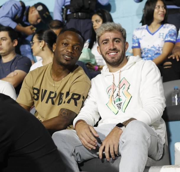 Las mejores pancartas que engalanaron el estadio Nacional en el Honduras-México