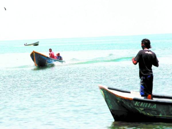 En la bocana del Golfo de Fonseca se viven niveles de tensión cuando una patrullera hondureña se encuentra con una “nica” o una salvadoreña.