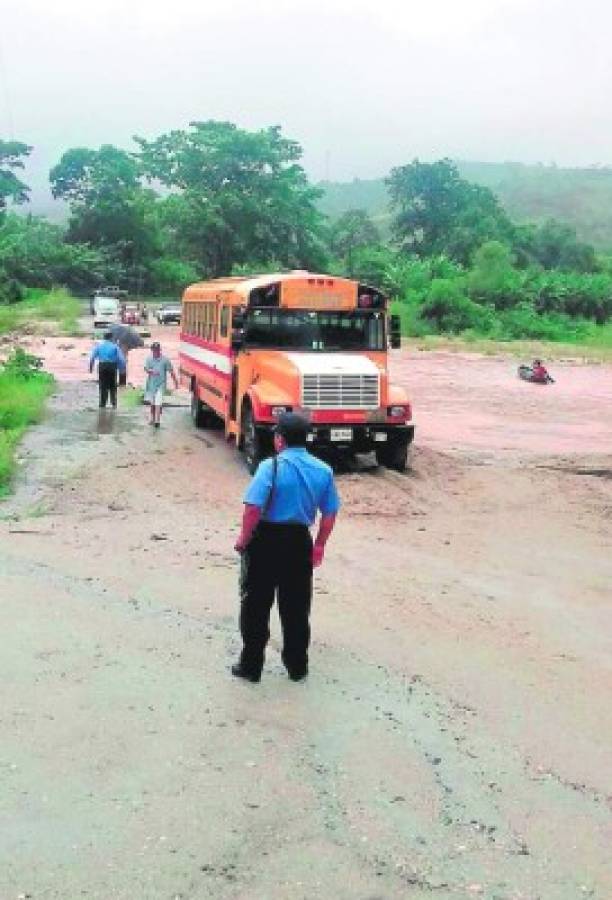 Dos días de fuertes lluvias generará la cola del huracán Earl