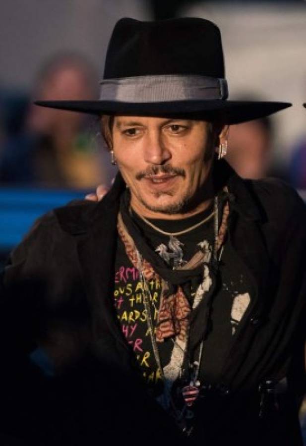 Johnny Depp se disculpa por broma de asesinato de Donald Trump