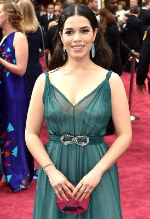 Así lució la hondureña América Ferrera en los Oscar