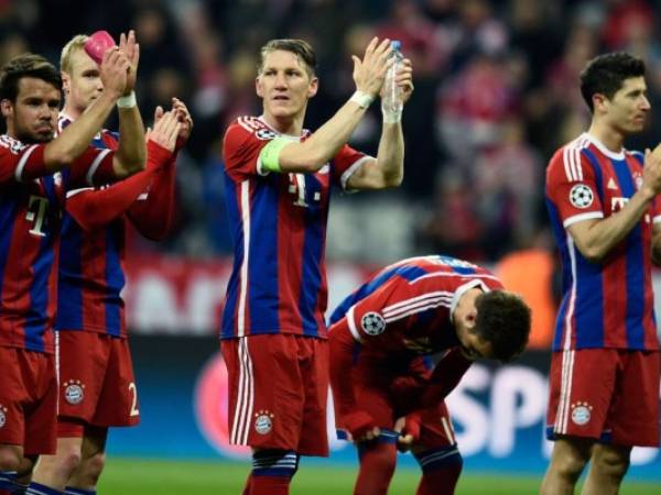 Los jugadores del Bayern celebran su pase a cuertos de la Champions League.