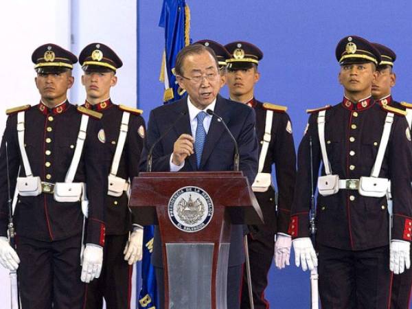 Ban Ki-moon, secretario general de Naciones Unidas, durante su visita a El Salvador.