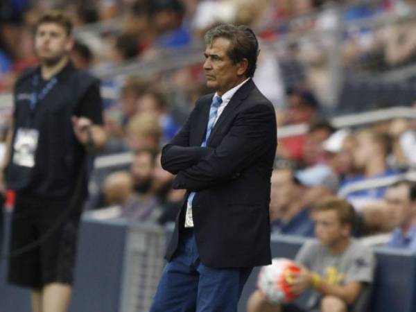 Jorge Luis Pinto no pudo llevar a Honduras a las instancias finales de la Copa Oro.