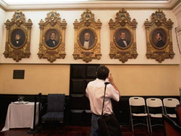 Estado. En el Salón de Expresidentes de la República, ubicado en la Asamblea Legislativa de Costa Rica, aparece el retrato de Morazán junto a otros estadistas de este hermano país, que de esta forma reconoce el período de gobierno del prócer.