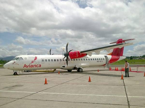 El nuevo avión de Avianca fue presentado en el aeropuerto Toncontín. (Foto: Antonio Mendoza)