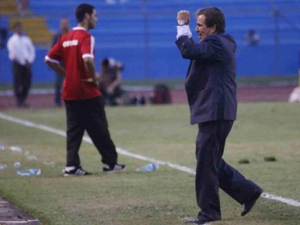 Jorge Luis Pinto, técnico de Honduras.