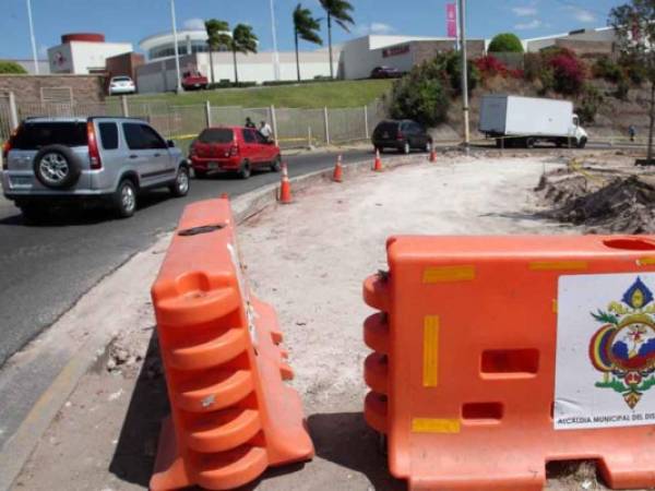 Los trabajos se enfocan en los costados de las medianas, por lo que se espera no afectar la circulación para los conductores.