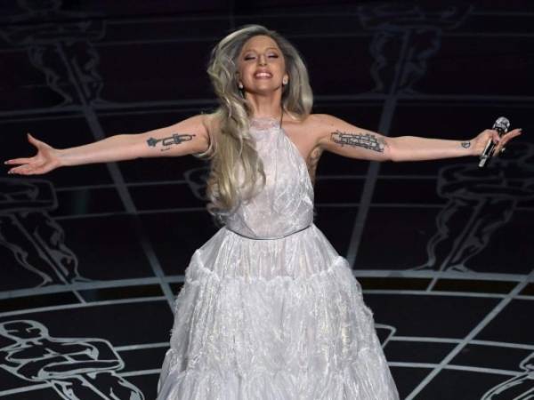 Lady Gaga deleitará al público con Til it Happens to You.