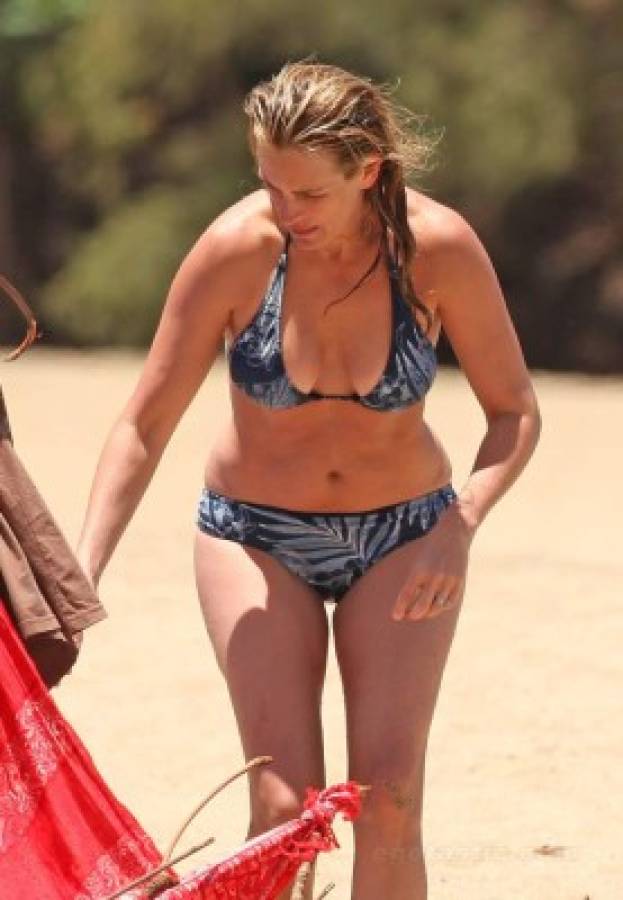 Julia Roberts y Halle Berry en guerra de bikinis