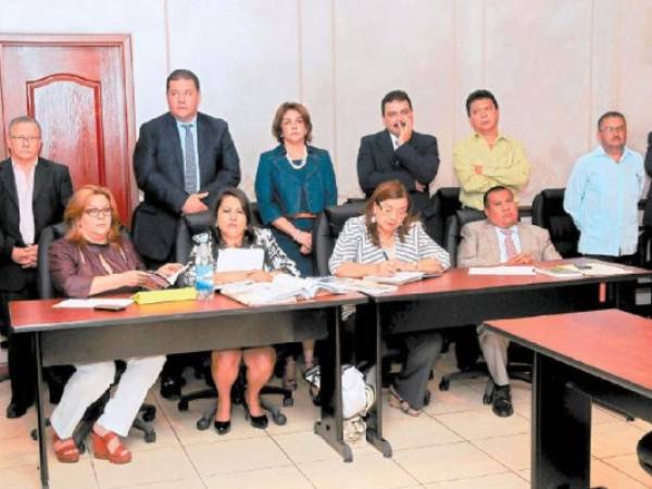 En total 14, de 15 acusados, se presentaron a la CSJ para enfrentar los cargos que les imputa el Ministerio Público, por corrupción en el IHSS.