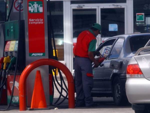 Centavos bajaran las gasolinas a partir de este próximo lunes.