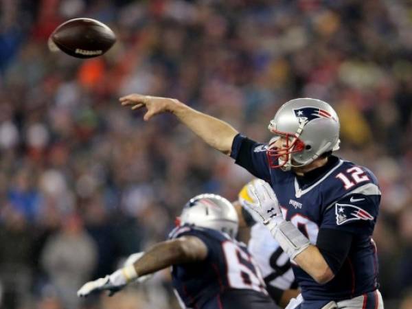 Tom Brady lideró este domingo a los New England Patriots a un triunfo de 36-17 ante los Pittsburgh Steelers y al séptimo Superbowl de su carrera, foto: AFP.