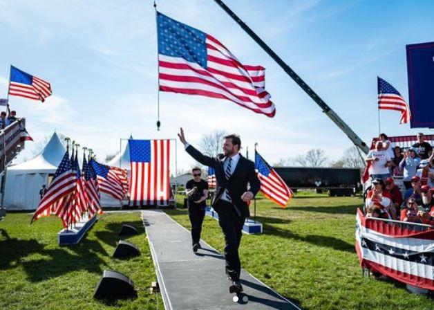 Considerado por Trump como un “joven Abraham Lincoln” a quien hasta “la barba le queda bien”, el abogado James David Vance, de 39 años, pasó de ser un acérrimo crítico del magnate inmobiliario a su hombre de confianza.